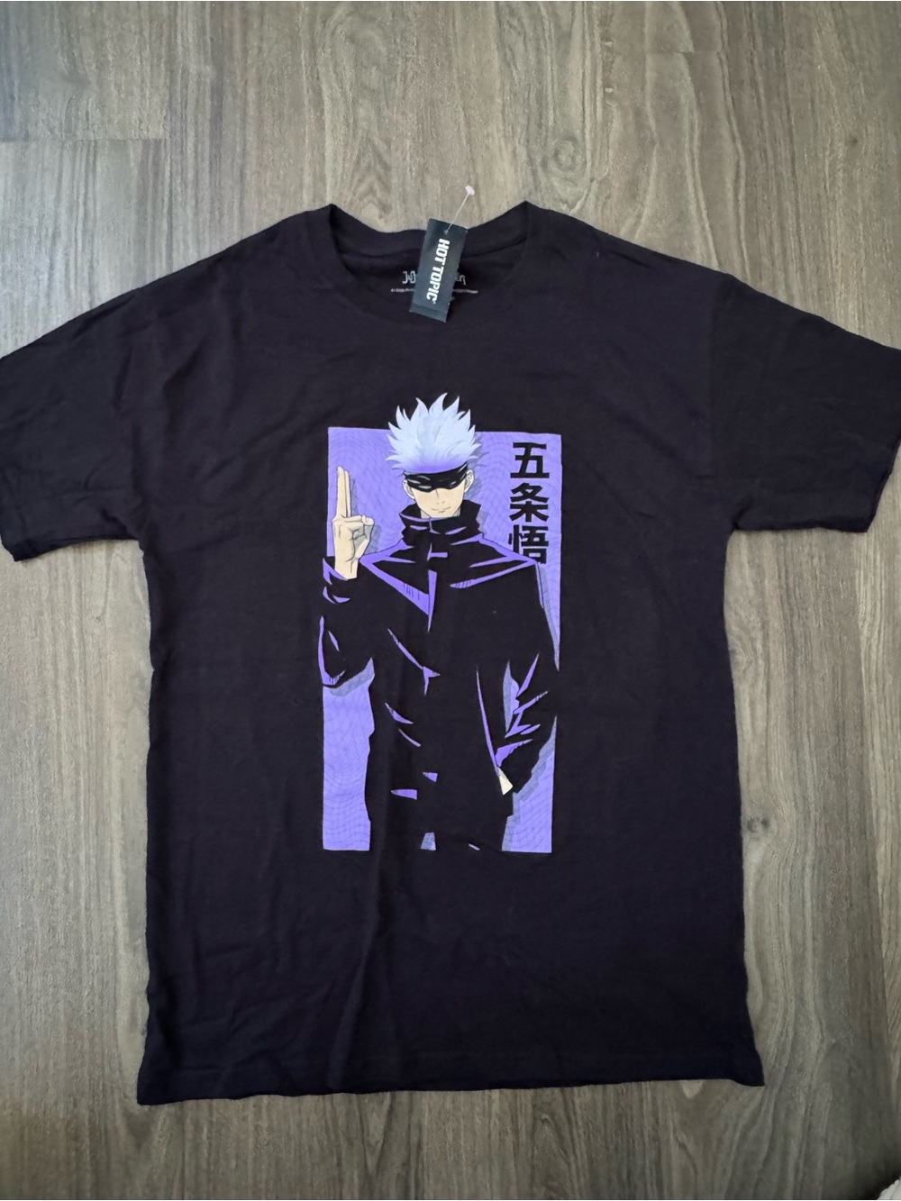 Hot Topic Black T‑Shirt with jujutsu kaisen Anime Graphic